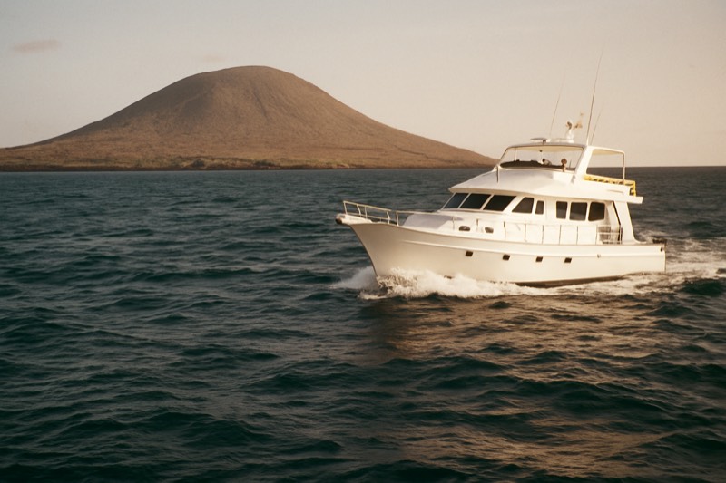 Pinzón By Cruise, Pickup Included